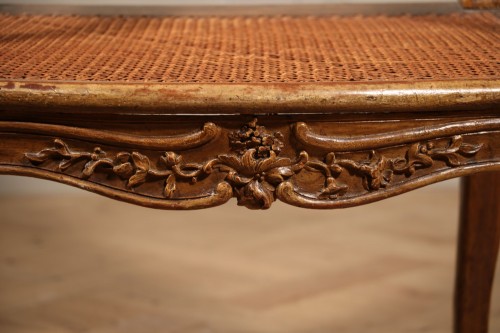 Fauteuil à la reine canné et mouluré en bois naturel peint - Louis XV