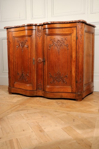 Mobilier Buffet - Buffet bas d’époque Régence, en chêne sculpté