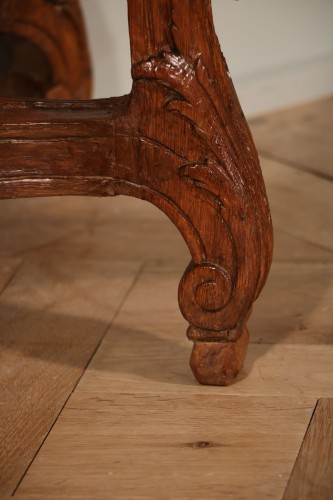 Console en bois de chêne richement sculptée - Mobilier Style Régence