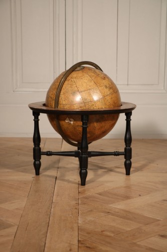 Paire de globes terrestre et céleste, Écosse milieu du 19e siècle - Collections Style Louis-Philippe