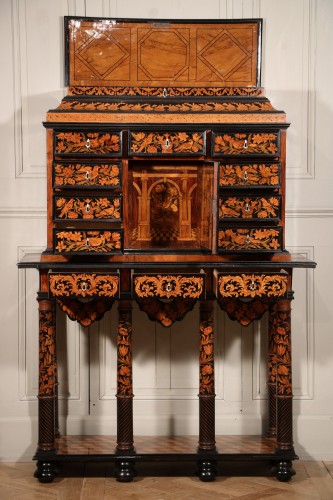 Cabinet marqueté de bois d’ébène - Mobilier Style Louis XIV