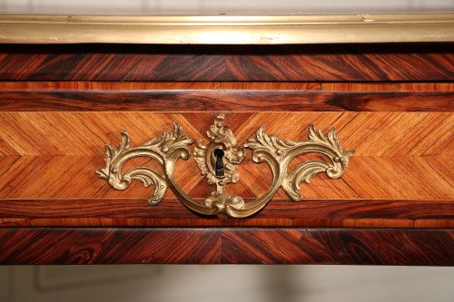 Louis XV - Bureau plat de forme mouvementée