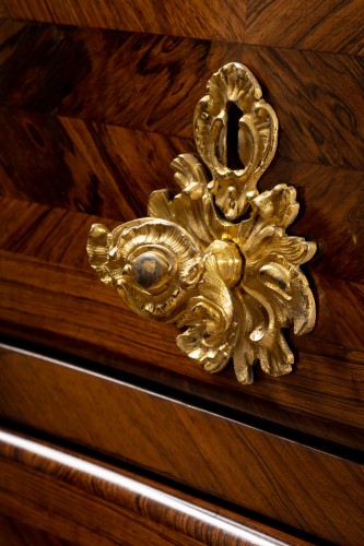 Commode commandée par Louis XV pour le château de la Muette livrée par Joubert - Mobilier Style Louis XV