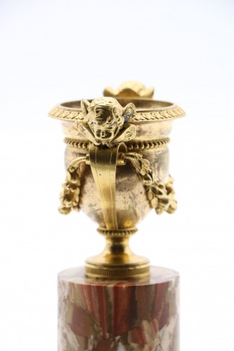 Paire de bougeoirs en bronze doré et jaspe de Sicile - Luminaires Style Louis XVI