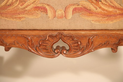 Antiquités - Carved and openwork walnut mantel screen