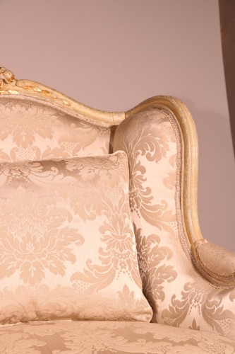 A french Louis XV Lacquered and gilded &quot;Canapé à oreille&quot; - 