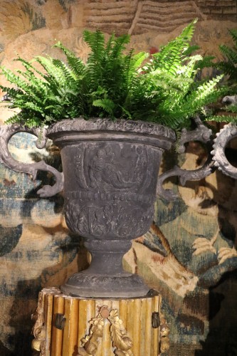Paire de vases de forme Médicis en plomb - Galerie Pellat de Villedon
