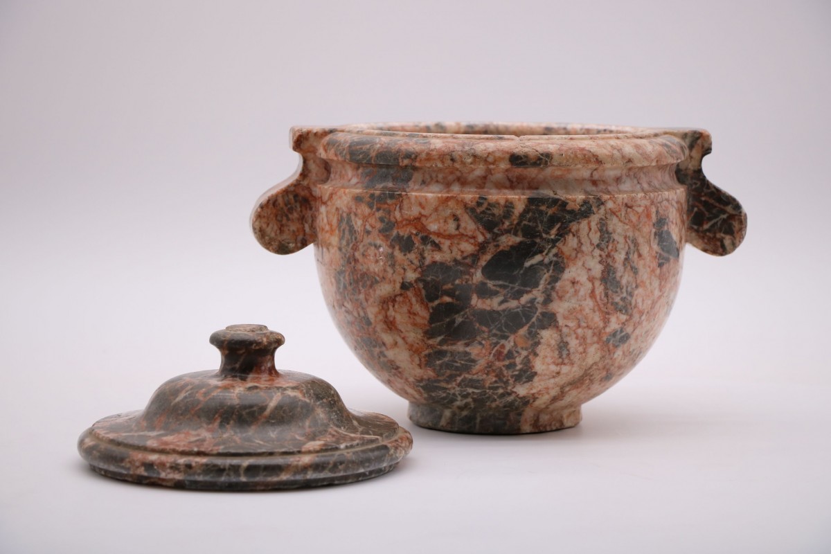 Pot couvert à l’antique XVIIe siècle N.88647