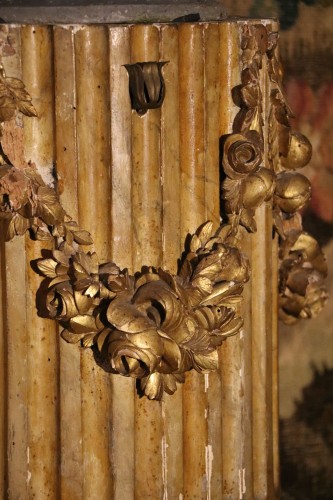 Deux demi-colonnes en bois doré - Galerie Pellat de Villedon