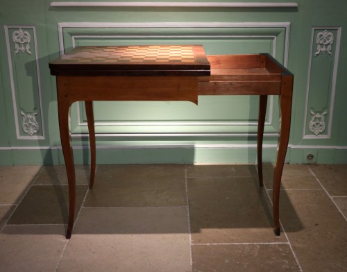 Petite table à jeux attribuée à Gilles Joubert - Mobilier Style Louis XV