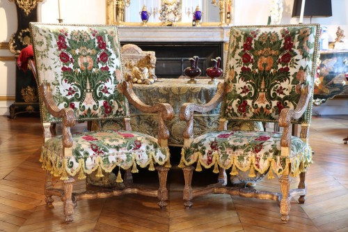 Antiquités - Paire de fauteuils en bois doré d'époque Louis XIV