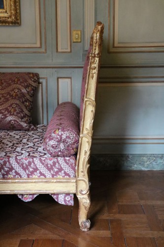 Lit d’alcôve en bois doré attribué à Heurtaut - Mobilier Style Louis XV