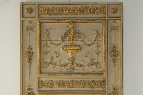 XVIIIe siècle - Console d’applique et son miroir doré et rechampi crème