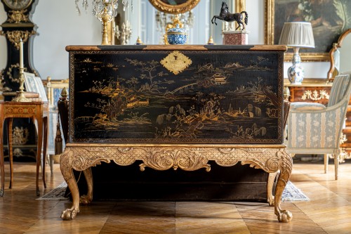 Coffre en laque du Japon - Mobilier Style Louis XIV