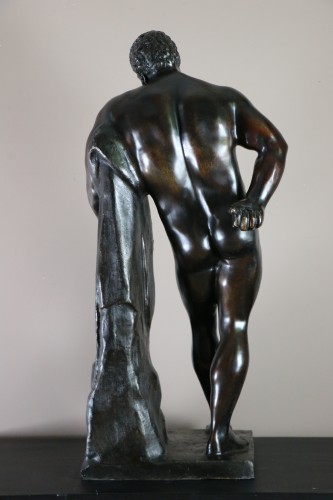 Hercule Farnèse Bronze à patine brune, école italienne du 19è siècle - Galerie PhC