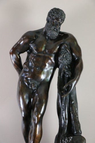 Hercule Farnèse Bronze à patine brune, école italienne du 19è siècle - 
