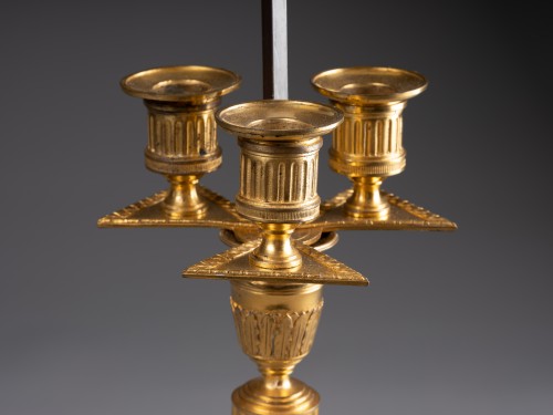 A Louis XVI gilt-bronze Lampe Bouillotte, late 18th century - 