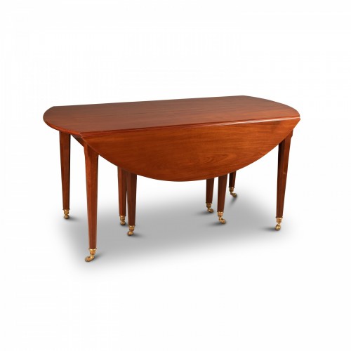 Antiquités - A Louis XVI solid mahogany extending dining table