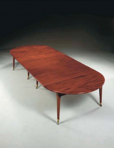 Antiquités - A Louis XVI solid mahogany extending dining table