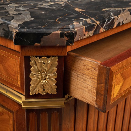 Furniture  - A Louis XVI meuble à hauteur d&#039;appui signed J.F.LELEU