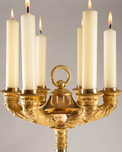 Luminaires Bougeoirs et Chandeliers - Thomire à Paris - Paire de candélabres en bronze doré