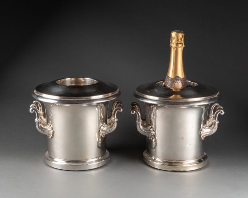 Argenterie et Arts de la table  - Paire de rafraichissoirs d'époque Restauration en métal doublé d'argent