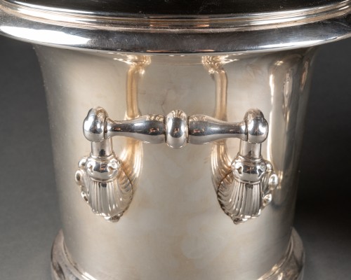 A pair of neoclassical silver-lined wine coolers by 1830 - 
