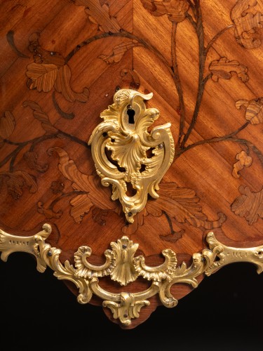 Pierre Roussel - Commode d'époque Louis XV en marqueterie de bois de bout - Louis XV