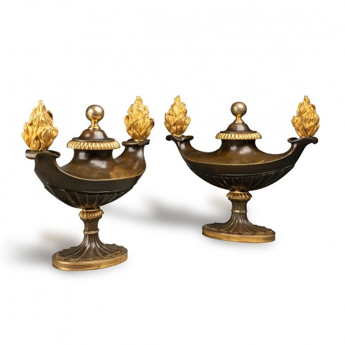 A pair of Regency oil lamp form candlesticks - Gilded and patinated bronze