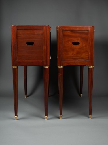A pair of mahogany side table - Furniture Style Louis XVI