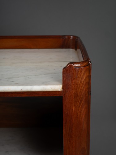Mobilier Table & Guéridon - Paire de tables a en-cas ou tables de chevet en acajou et marble blanc