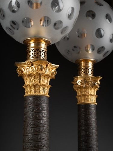 Paire de lampes Carcel en bronze en forme de colonnes trajannes - Luminaires Style Restauration - Charles X