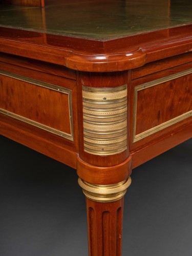 Mobilier Bureau et Secrétaire - Jean-Baptiste Courte, bureau plat en acajou d'époque Louis XVI