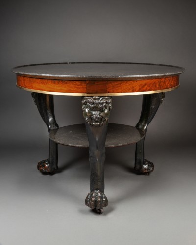 Gueridon d&#039;après l&#039;antique aux masques de faunes d&#039;époque Consulat - Furniture Style Empire