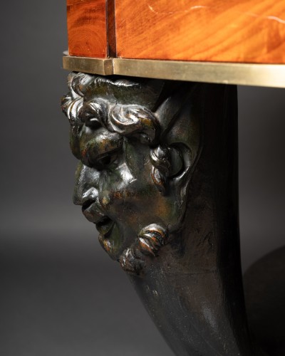 19th century - Gueridon d&#039;après l&#039;antique aux masques de faunes d&#039;époque Consulat