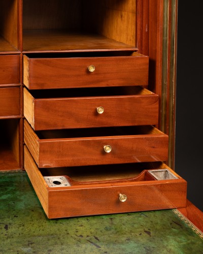 A large Louis XVI secretaire à abattant signed E.Avril - Louis XVI