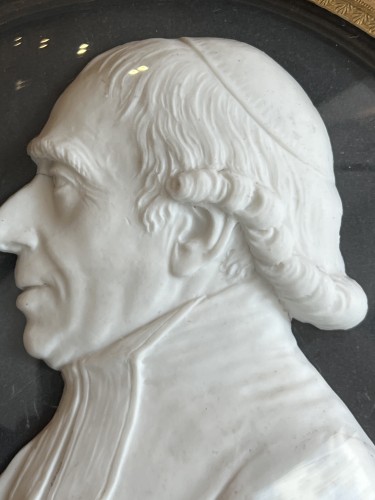 XIXe siècle - Biscuit en porcelaine au profil de Charles Montault Desilles évêque d'Angers