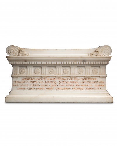 Souvenir du Grand Tour - Maquette en marbre du sarcophage de SCIPION BARBATUS