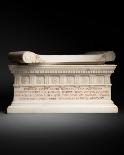 Souvenir du Grand Tour - Maquette en marbre du sarcophage de SCIPION BARBATUS - 