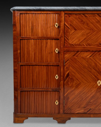 Mobilier Bureau et Secrétaire - Meuble à hauteur d'appui formant secrétaire signé François Reizell