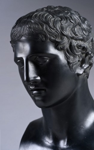 Souvenir du Grand Tour - Buste en bronze de jeune Hercule de la villa des Papyrus - Sculpture Style 