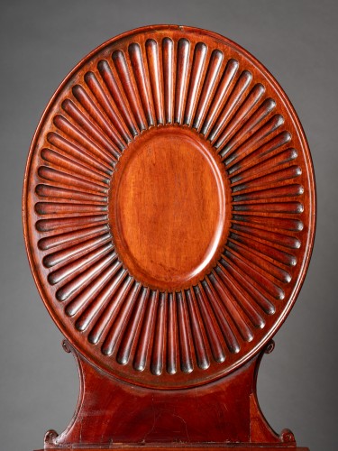 A pair of George III Mahogany Hall Chairs in the manner of Mayhew &amp; Ince - Seating Style 
