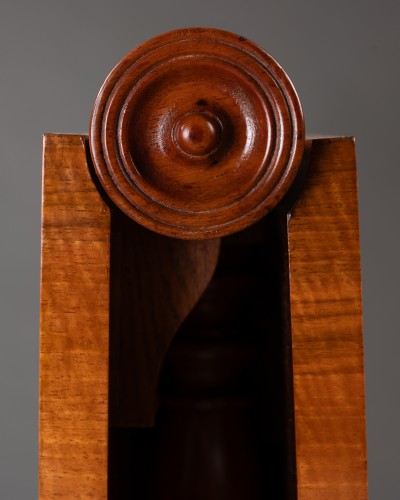 An early 19th century Biedermeier cherrywood Gateleg Table by 1820 - Furniture Style 