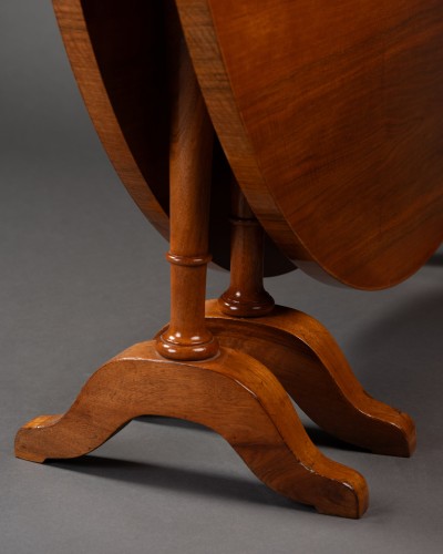 Furniture  - An early 19th century Biedermeier cherrywood Gateleg Table by 1820