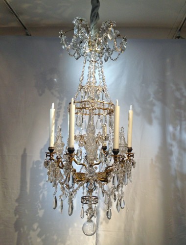 19th century - A French gilt bronze and crystal six light chandelier, circa 1850