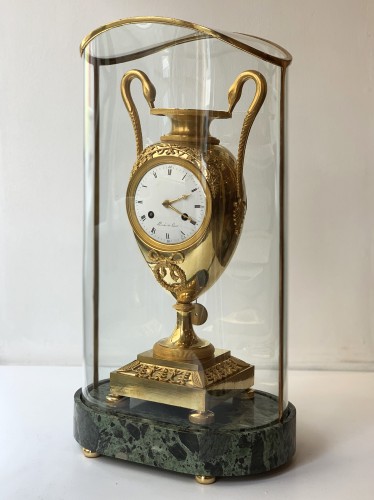 Pendule vase en bronze doré d'époque Empire - Galerie Philippe Guegan