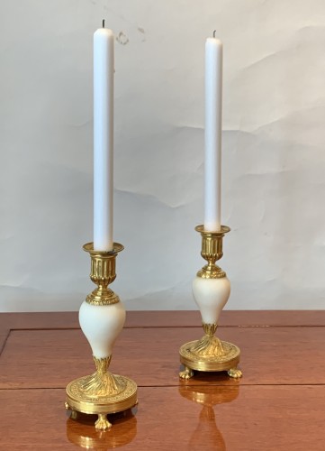 Antiquités - A pair of Louis XVI ormolu mounted Carrara marble candlesticks