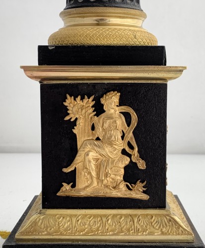 XIXe siècle - Paire de lampes Carcel d'époque Restauration en bronze doré et patiné