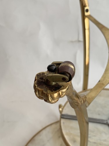 Antiquités - A neoclassical gilt-bronze gueridon with Carrara marble top