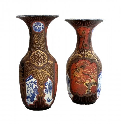 A pair of Arita lacquered porcelain vases. Japan Meiji period